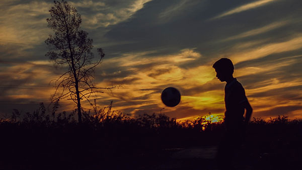 对话｜一个新疆草根导演和他的纪录片《中国最遥远的足球》