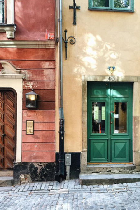 自拍已经过时，给“门”拍照成为了晒照界的新时尚