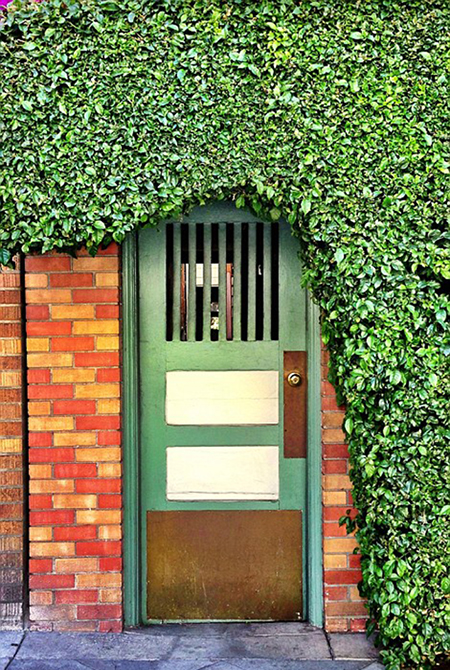 自拍已经过时，给“门”拍照成为了晒照界的新时尚