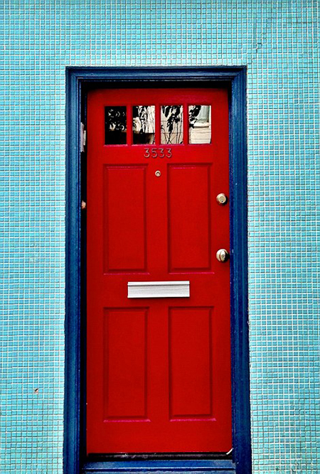 自拍已经过时，给“门”拍照成为了晒照界的新时尚