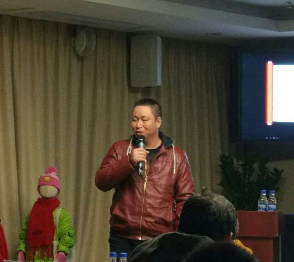 铁骑返乡农民工的困：能省一百是一百，就能给孩子买件衣服了