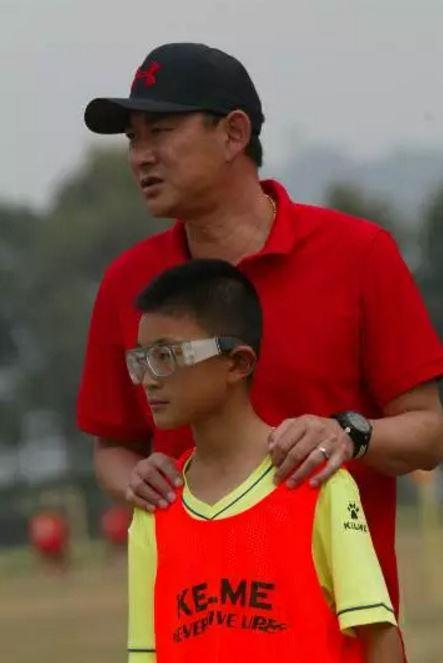 马德兴｜喊了发展校园足球两年，切身感受教育资源向足球倾斜