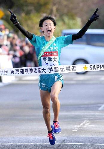 这项日本跑赛收视率比春晚还高，选手记者甚至带尿片上场