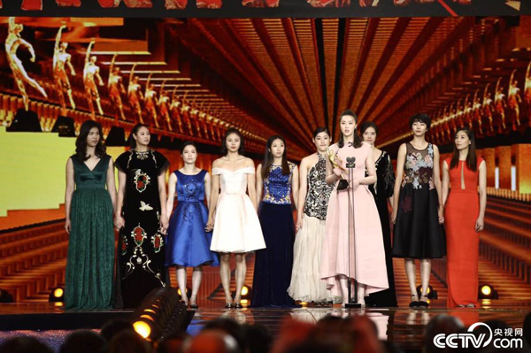 体坛风云人物颁奖女排最大赢家，马龙朱婷分获男女最佳