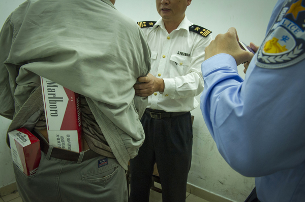 看展览｜聚焦海关摄影：独特语“境”，微观中国故事