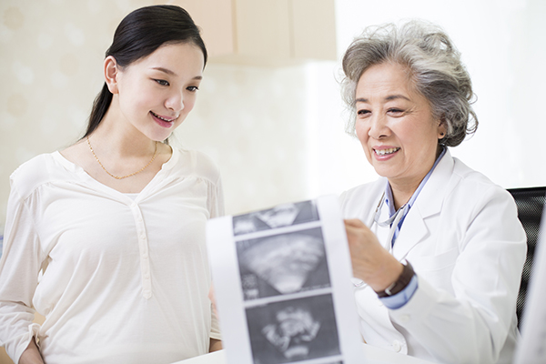 早孕期出血不会致胎儿畸形，保胎要适度