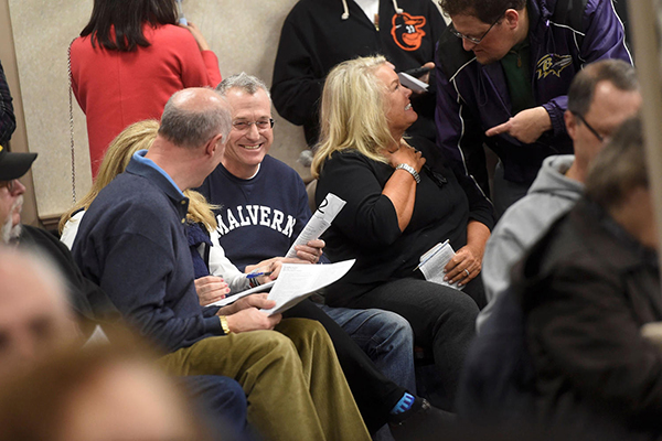 趣看｜美蜡像馆关门拍卖，“总统”和“第一夫人”遭打包带走