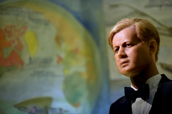 趣看｜美蜡像馆关门拍卖，“总统”和“第一夫人”遭打包带走