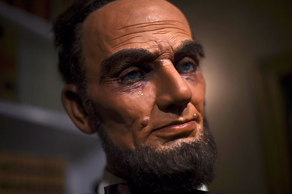 趣看｜美蜡像馆关门拍卖，“总统”和“第一夫人”遭打包带走