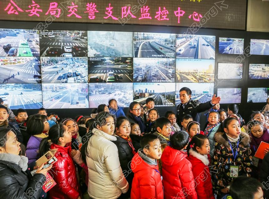 小学生交通监控中心长知识  (1).jpg