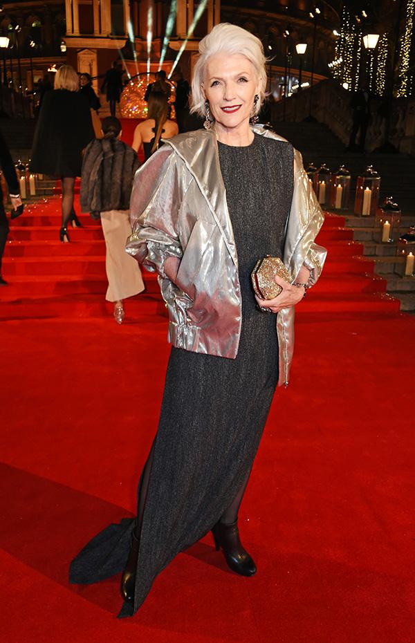 特斯拉老板68岁母亲是超模，她在时尚圈的成就跟儿子没关系