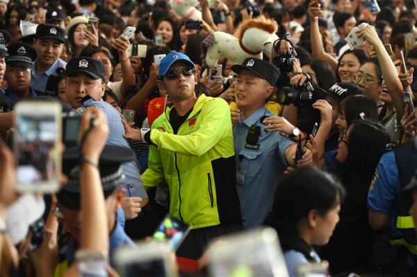 张继科单曲销量破20万，刘国梁：如何引导“迷妹”是大学问