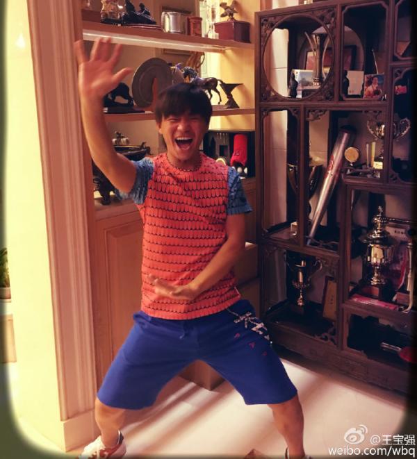 专访丨王宝强：这一年没赚到钱，但我当上导演了