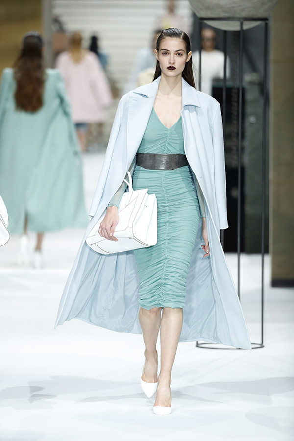 新年穿新色，草木绿单品正当红