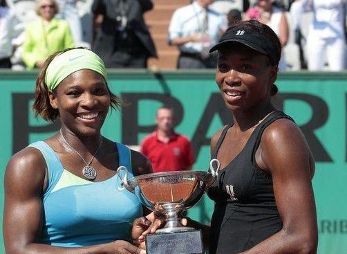 36岁大威逆转晋级澳网决赛！身患怪病，她是妹妹的精神支柱