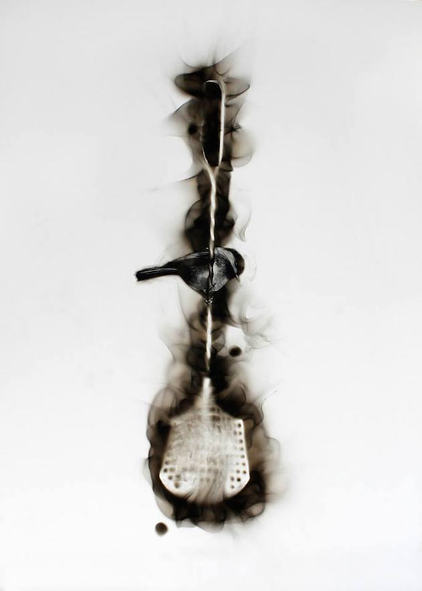 趣看｜用火焰烹制艺术，带着烟熏味的绘画作品