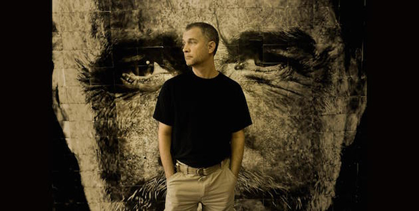 趣看｜用火焰烹制艺术，带着烟熏味的绘画作品