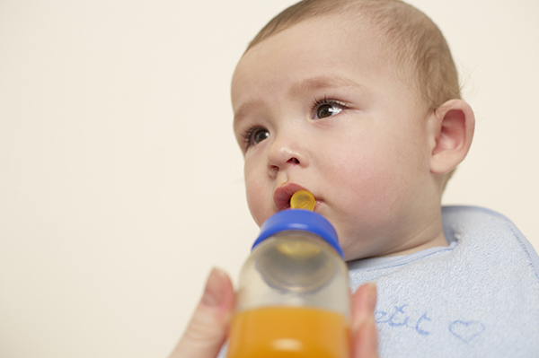 春节给宝宝乱喂食会致命，儿科专家细数那些坑娃饮食