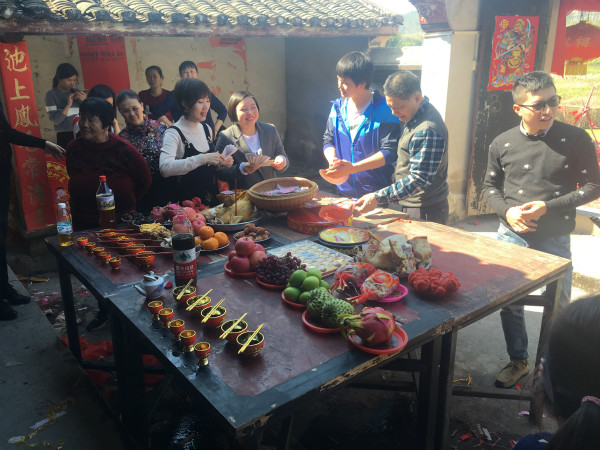 春节祭祖：泉州、伊犁、梅州、烟台的祭祖仪式