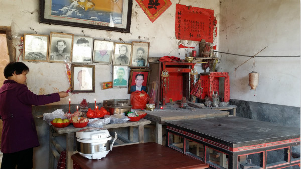 春节祭祖：泉州、伊犁、梅州、烟台的祭祖仪式