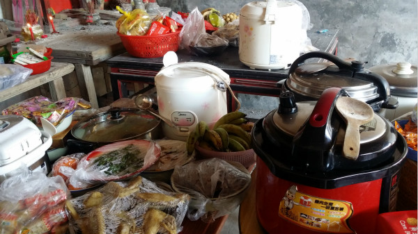 春节祭祖：泉州、伊犁、梅州、烟台的祭祖仪式