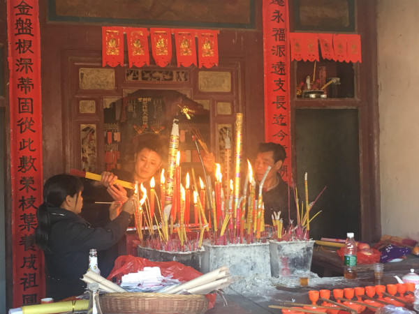 春节祭祖：泉州、伊犁、梅州、烟台的祭祖仪式