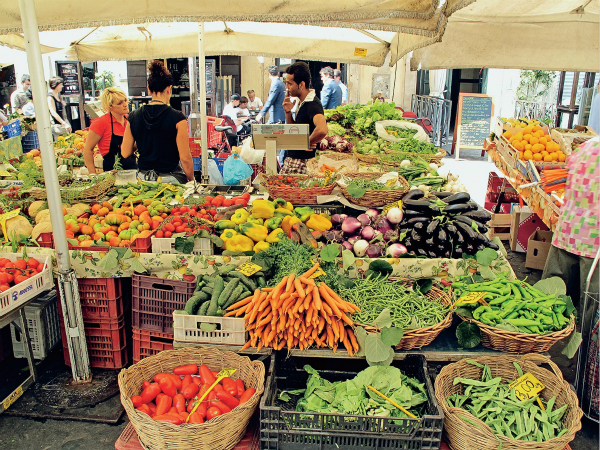 意大利人“狭隘的地方主义”：以烹饪准则为基础的社会认同