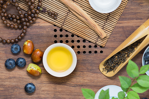 糖尿病人过年血糖易失控，聚餐最好以茶代酒