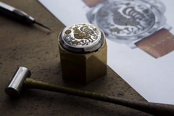 戴上金鸡生肖腕表，感觉会红一整年