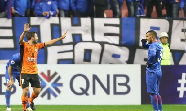 中国首秀特维斯和奥斯卡谁更强？申花还没学会驾驭“野兽”