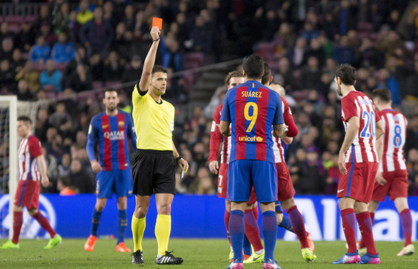 西甲裁判才是足坛大笑话，西班牙足协的裁判管理都难比中超