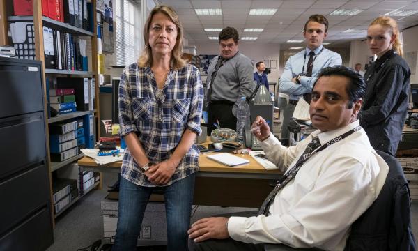 英剧《不可遗忘》像一堂伦理课