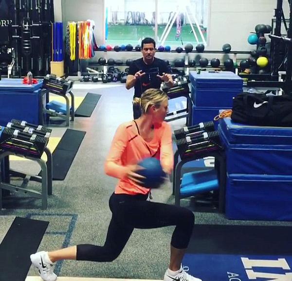 外卡拿到手软！卷土重来，即将复出的莎娃都等不及了