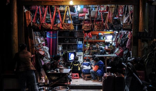 丽江古城列准入清单：拟禁歌舞厅和桑拿，限制酒吧和玉石