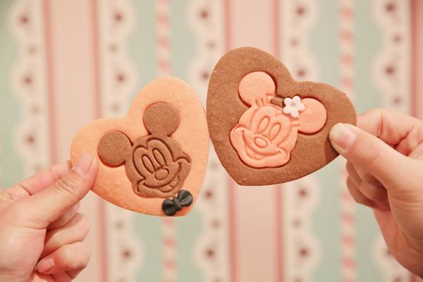 2017情人节出游趋势：请假带TA去主题乐园