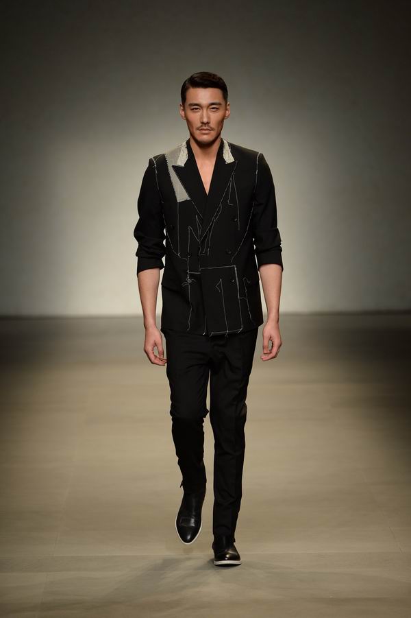 看男装秀学穿衣，今年情人节不做单身狗