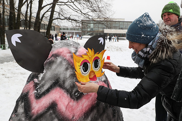 趣看｜莫斯科举办堆雪人大赛，看战斗民族如何“斗雪人”
