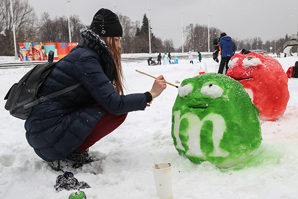 趣看｜莫斯科举办堆雪人大赛，看战斗民族如何“斗雪人”