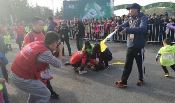 中国马拉松安全隐患正在加剧，受访跑友心脏骤停丧失三天记忆