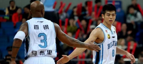 大腿肌肉只有10厘米连着，这样的马布里值得CBA挽留