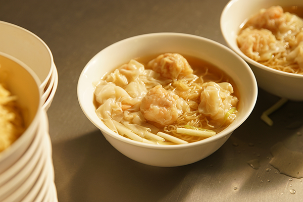 内地访港旅客春节上升6.6%，新美食车计划能否继续留客