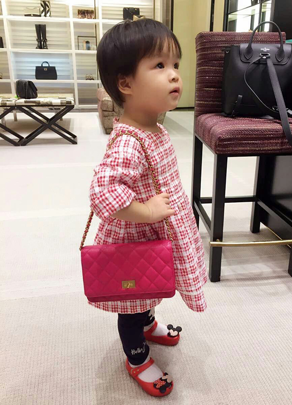 生个女儿竟给妈妈们的衣服鞋包迎来第二春