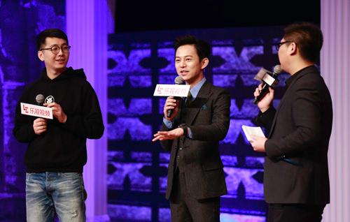 综艺霸屏，何炅为什么这么忙