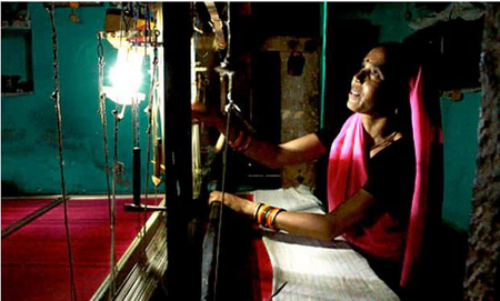 印度缺电梦魇：农村2.2亿人无电可用，非法盗电泛滥