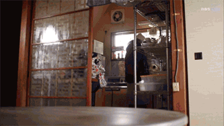 这部深夜美食剧里，居然没有吃东西的画面