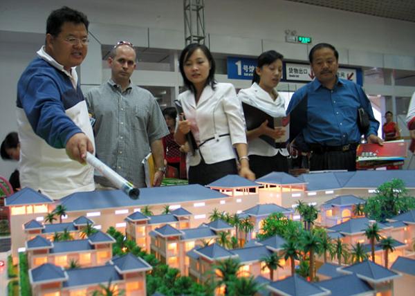 手记｜去海南的“家过冬：小区里10辆私家车中有7辆豫A