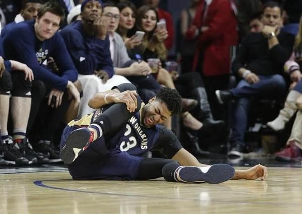 张佳玮｜吓死我了！浓眉+考辛斯，史无前例的内线双塔