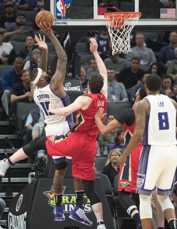 张佳玮｜吓死我了！浓眉+考辛斯，史无前例的内线双塔