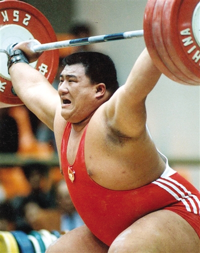 真实生活还原，举重冠军之女众筹背后“举不起的重”