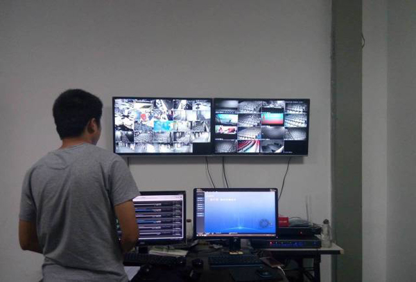 电影院早就装监控探头了，但大部分看不清观众席